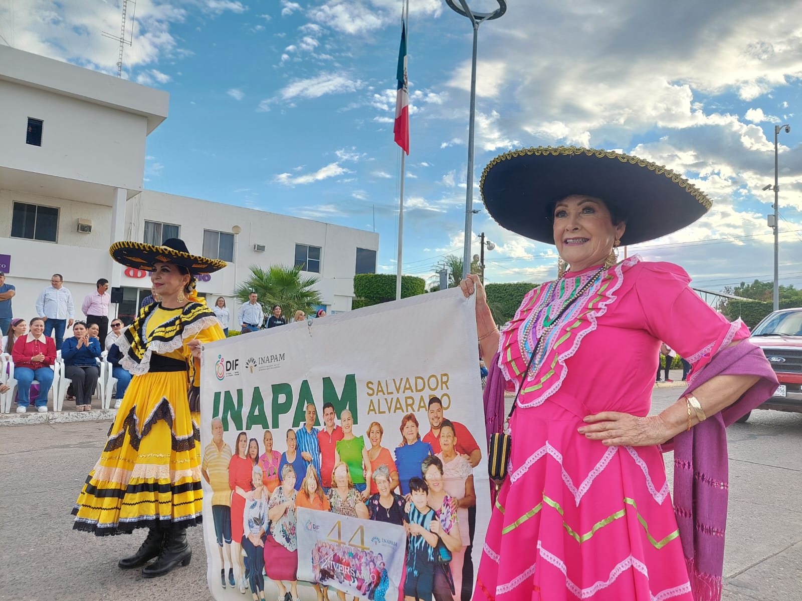Desfile de la Revolución Mexicana en Guamúchil, Sin.