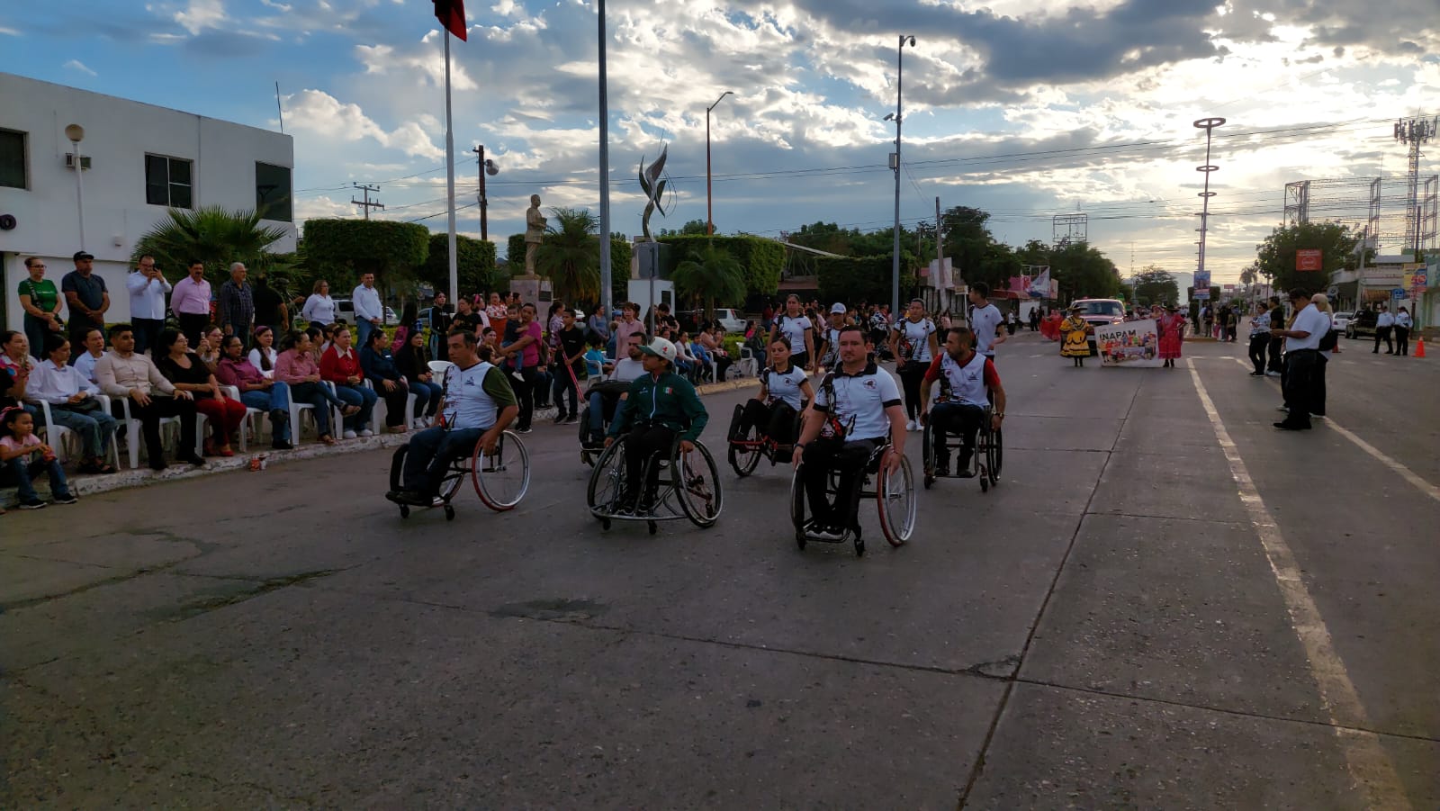 Desfile de la Revolución Mexicana en Guamúchil, Sin.