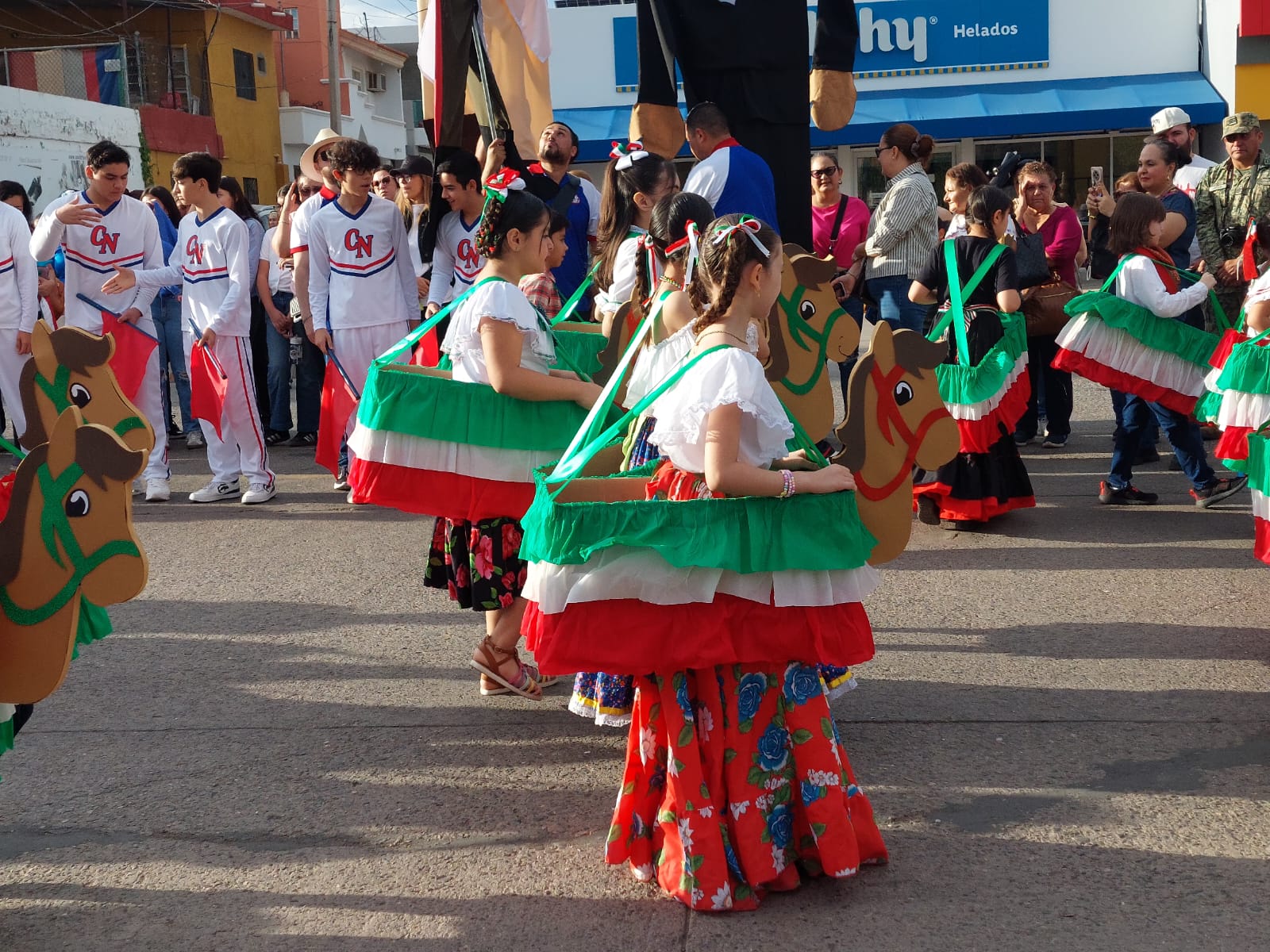Desfile de la Revolución Mexicana en Guamúchil, Sin.