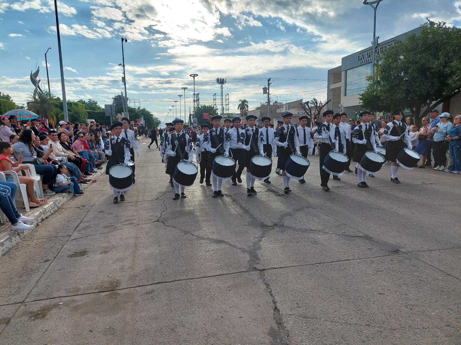 Desfile de la Revolución Mexicana en Guamúchil, Sin.