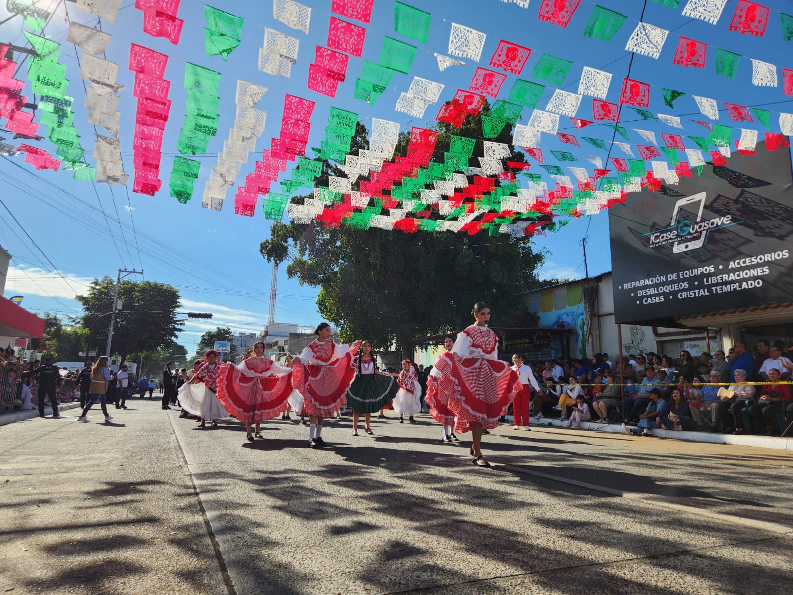 desfile del 20 de noviembre en guasave