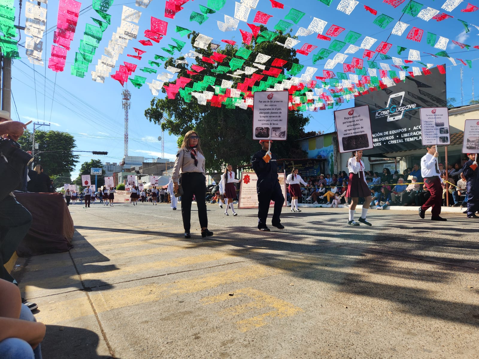 desfile del 20 de noviembre en guasave