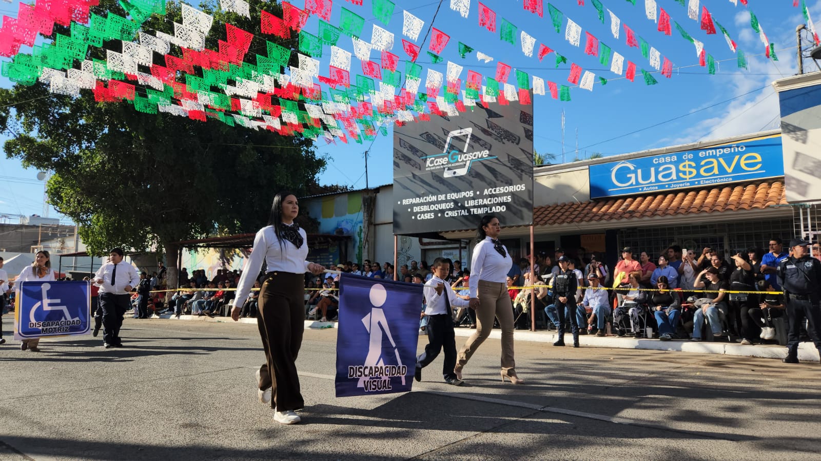 desfile del 20 de noviembre en guasave