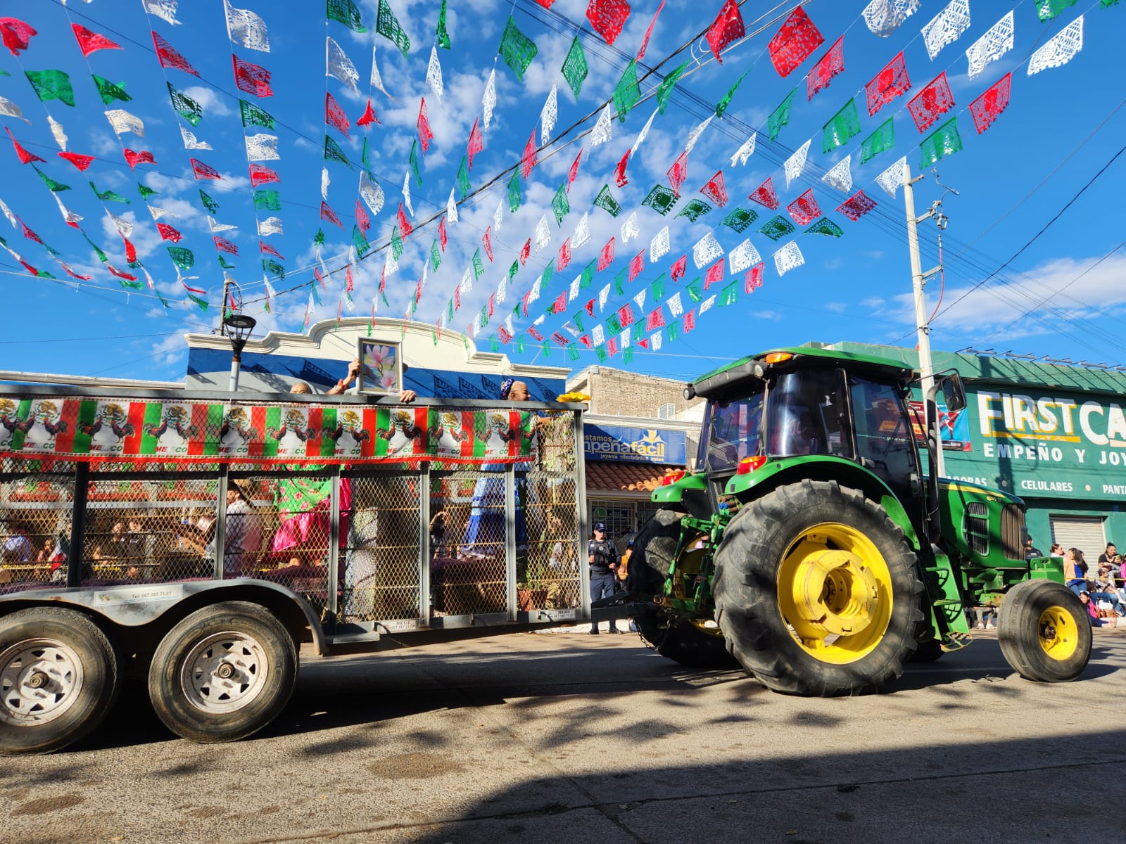 desfile del 20 de noviembre en guasave