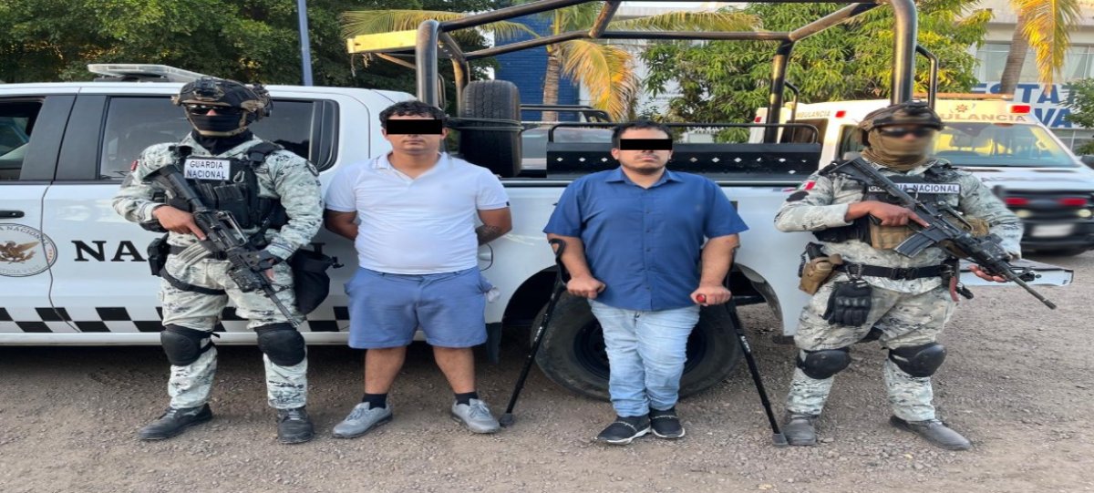 detienen a dos hombres con dolares en culiacan sinaloa