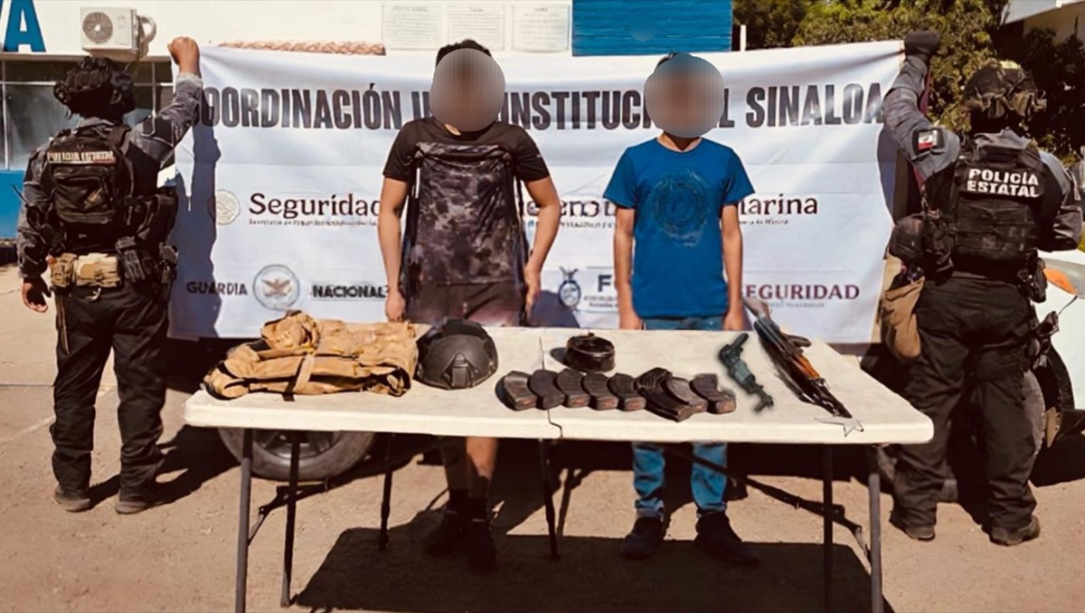 Dos hombres detenidos con armas largas en Culiacán