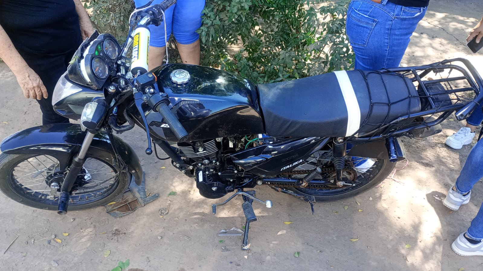 Moto donde derrapan dos menores en Ahome