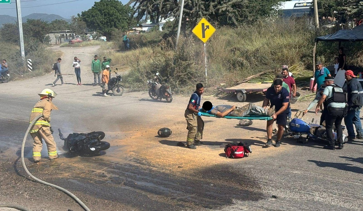 Dos motociclistas lesionados tras un choque en Villa Unión, en Mazatlán