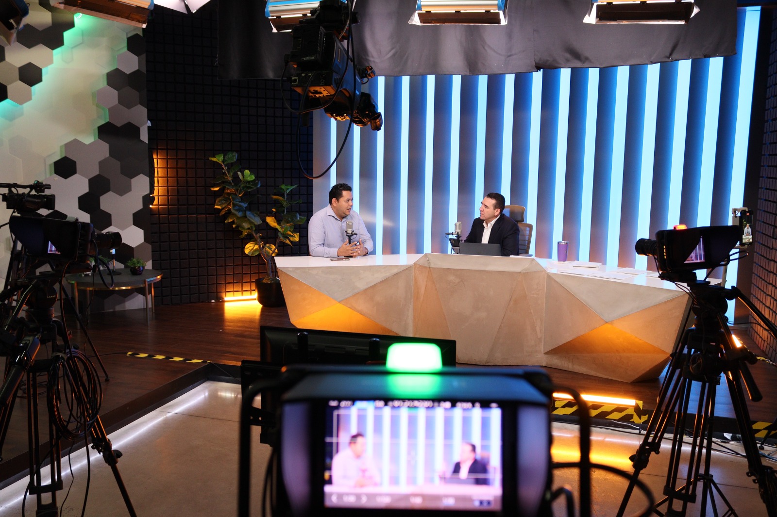 Edgar Barraza Castillo en entrevista con Luis Alberto Díaz en Los Noticieristas