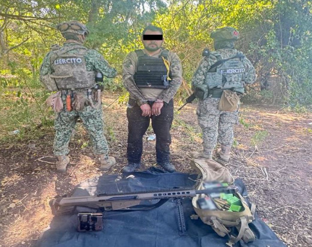 el detenido y el arma fueron presentados ante el juez