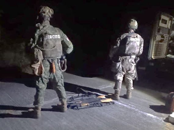 el detenido y el arma fueron presentados ante el juez