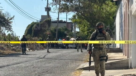 ‘Encobijado’ localizan el cadáver de un hombre en Colinas de San Miguel en Culiacán, Sinaloa
