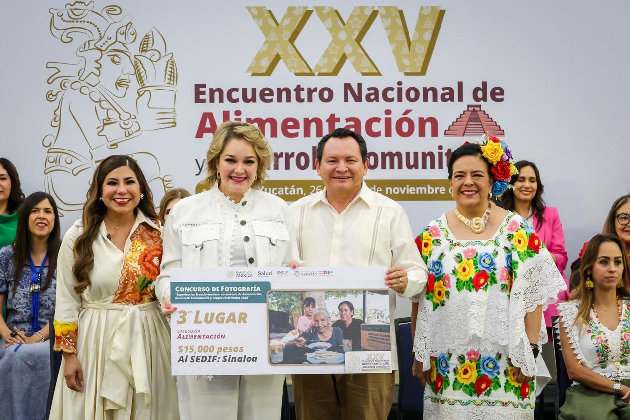 Eneyda Rocha en el "Encuentro Nacional de Alimentación y Desarrollo Comunitario" en Yucatán