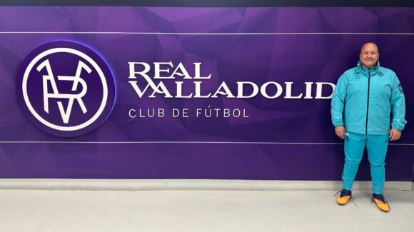 De gobernador a auxiliar técnico del futbol: Enrique Alfaro se incorpora al Real Valladolid
