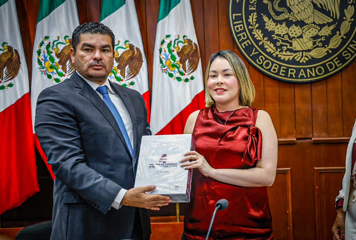 Yeraldine Bonilla Valverde entrega el cuarto informe de labores del gobernador de Sinaloa, Rubén Rocha Moya