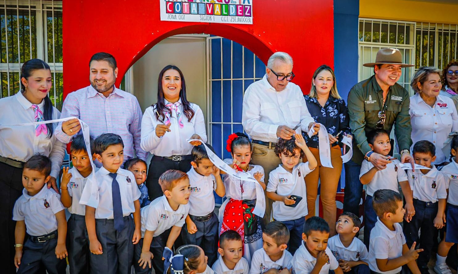 entrega de aulas en jardin de niños enriqueta cota valdez badiraguato alumnos