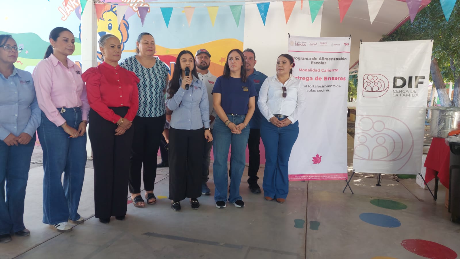 Entrega de enseres domésticos en escuelas de Salvador Alvarado, Sinaloa