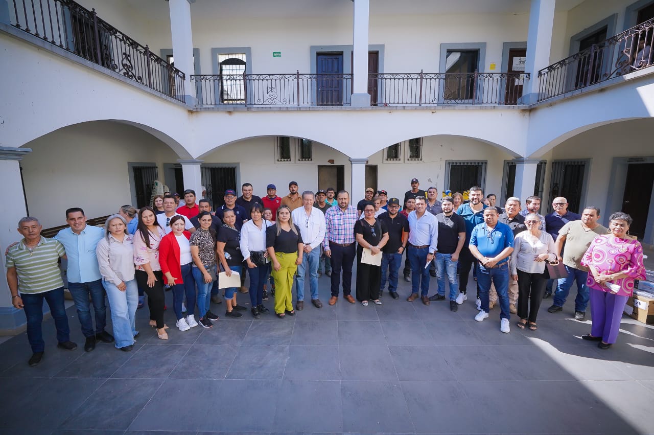 entrega de equipos a emprendedores de san ignacio