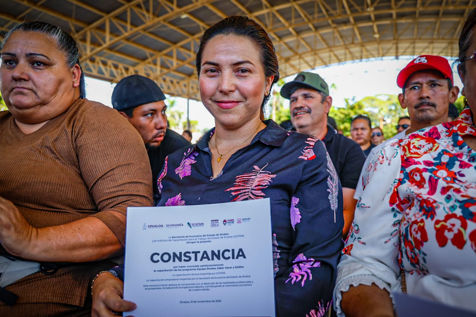 Entrega de equipo para autoempleo en Navolato