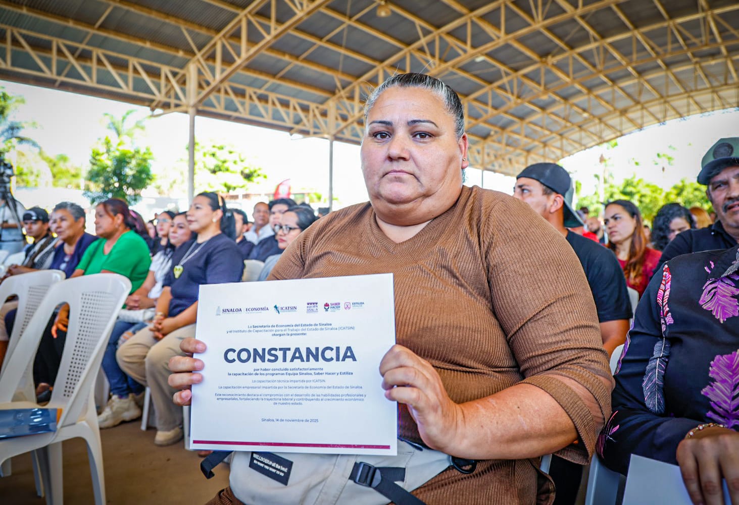 Entrega de equipo para autoempleo en Navolato