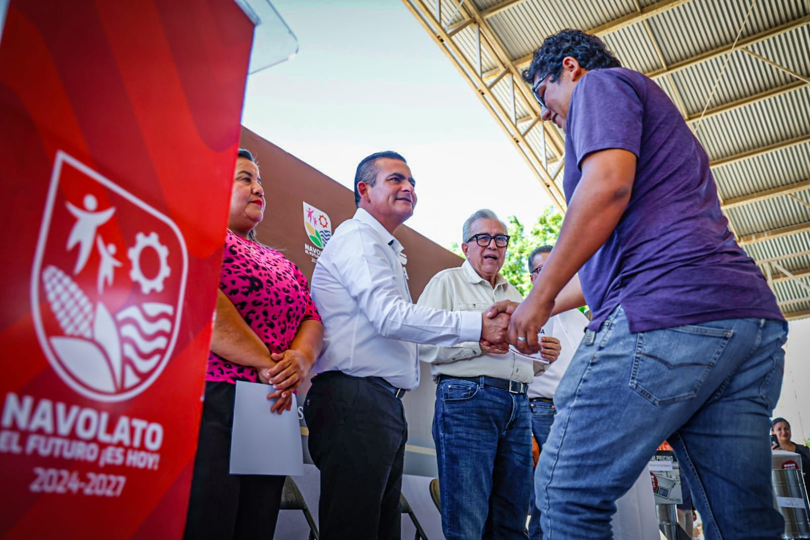 Entrega de equipo para autoempleo en Navolato