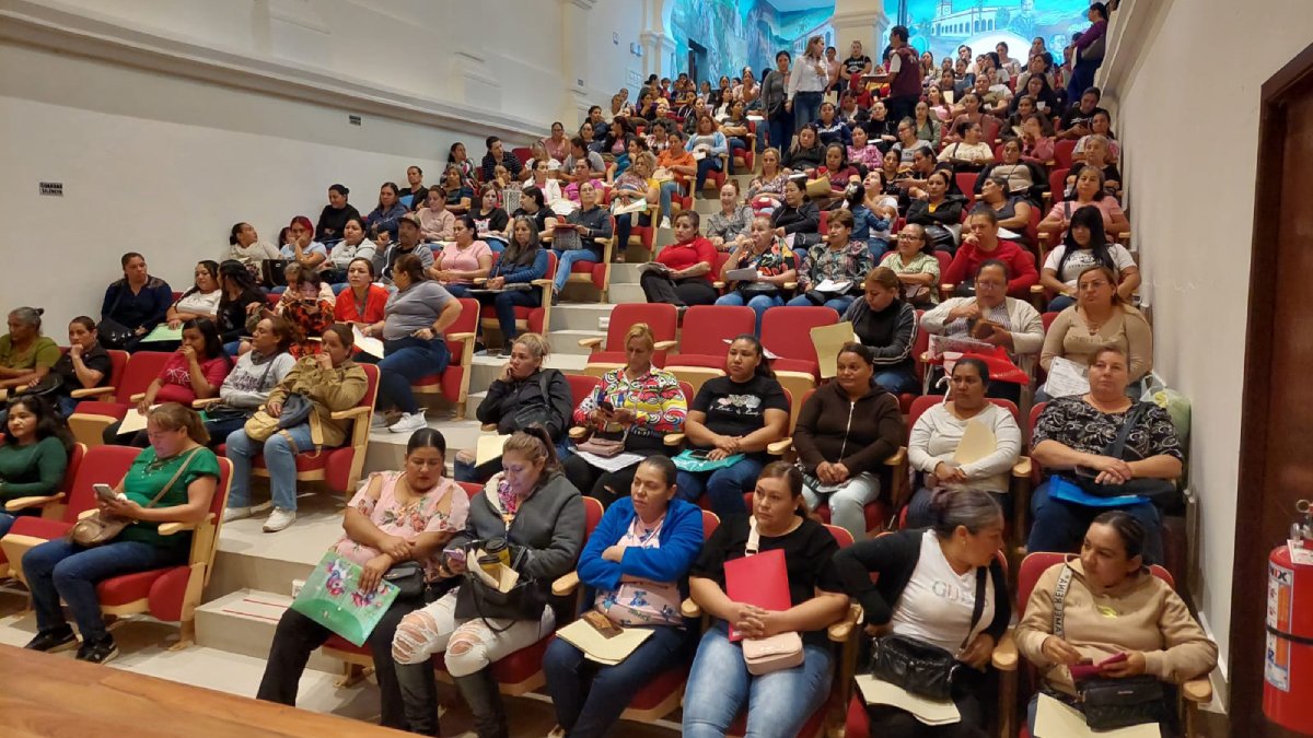 entrega de tarjetas de reposicion rita cetina en mocorito