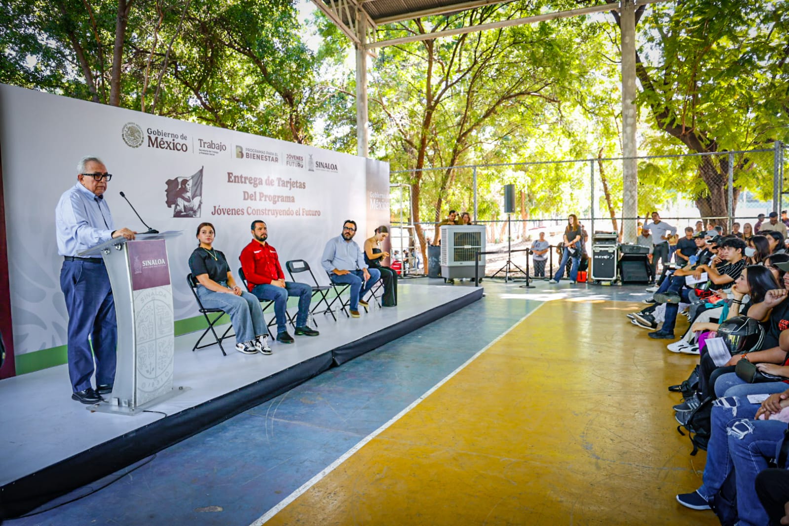 entrega de tarjetas jovenes construyendo el futuro en culiacan sinaloa