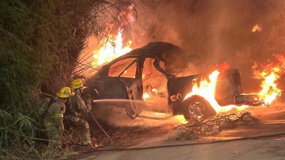 Fatal accidente en el malecón de Guasave, Sinaloa: Hay dos jóvenes muertos y dos lesionados; uno quedó calcinado