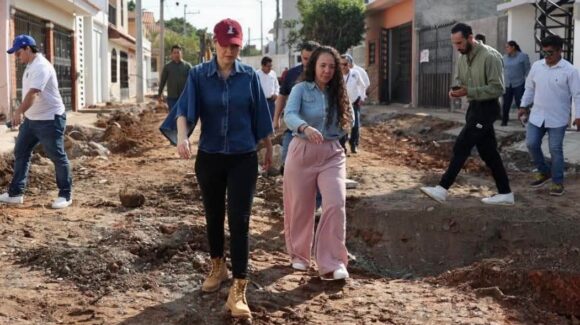 Supervisa Estrella Palacios proyecto de alcantarillado en Villa Satélite de Mazatlán, Sinaloa