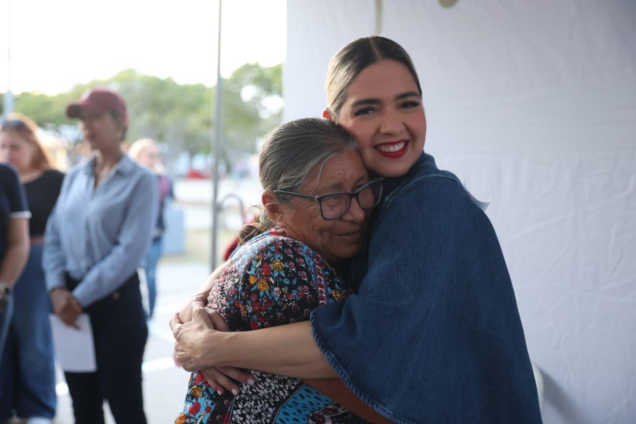 Estrella Palacios en jornada "Contigo Mazatlán"