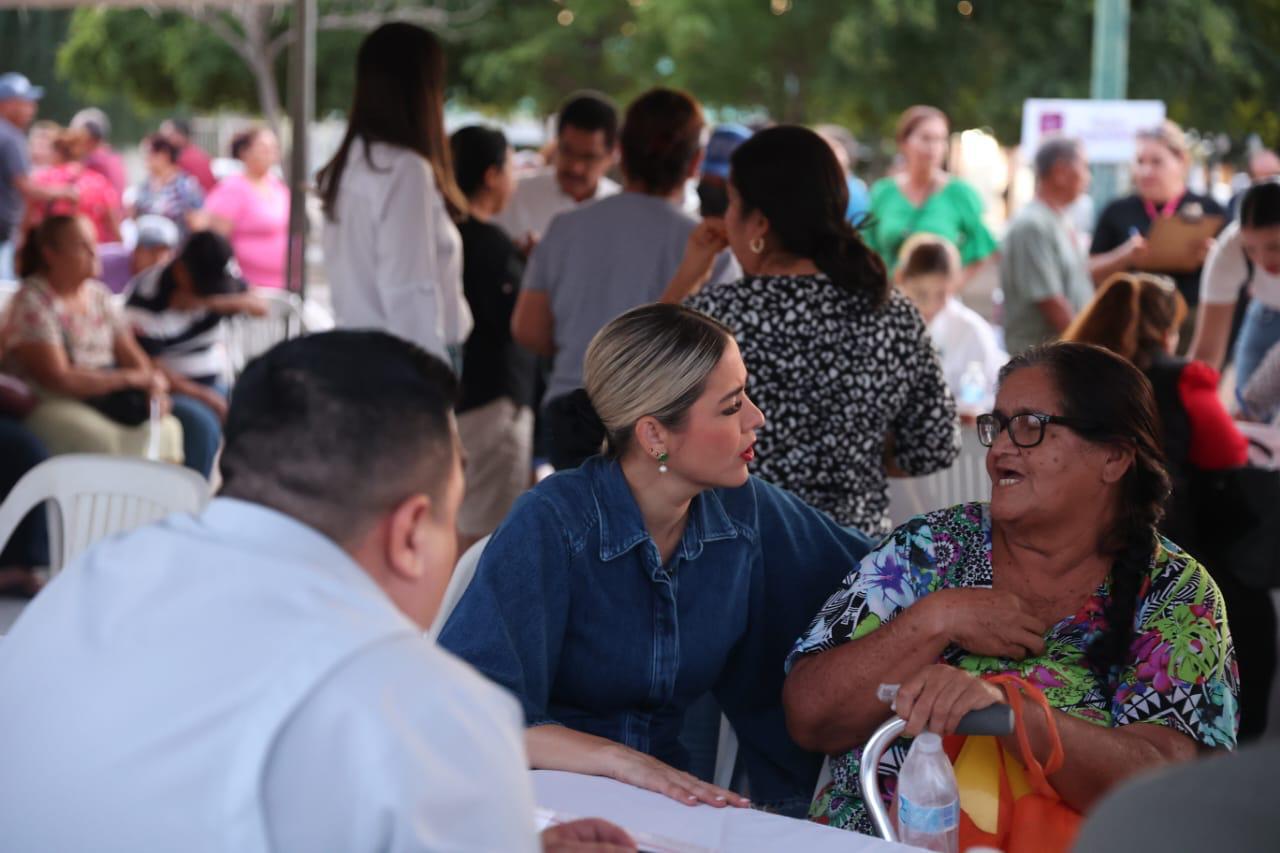 Estrella Palacios en jornada "Contigo Mazatlán"