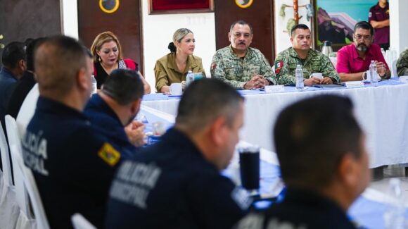 Estrella Palacios reafirma compromiso por la seguridad en Mazatlán, Sinaloa en mesa de coordinación