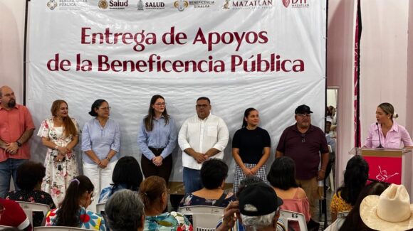 Siete municipios del sur de Sinaloa reciben auxiliares auditivos personalizados con apoyo de la Beneficencia Pública