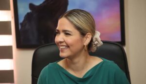Estrella Palacios se reúne con locatarios del Mercado Pino Suárez