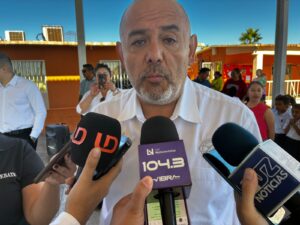 director de asuntos públicos de Fundación Coca-Cola, Hubert Espinoza