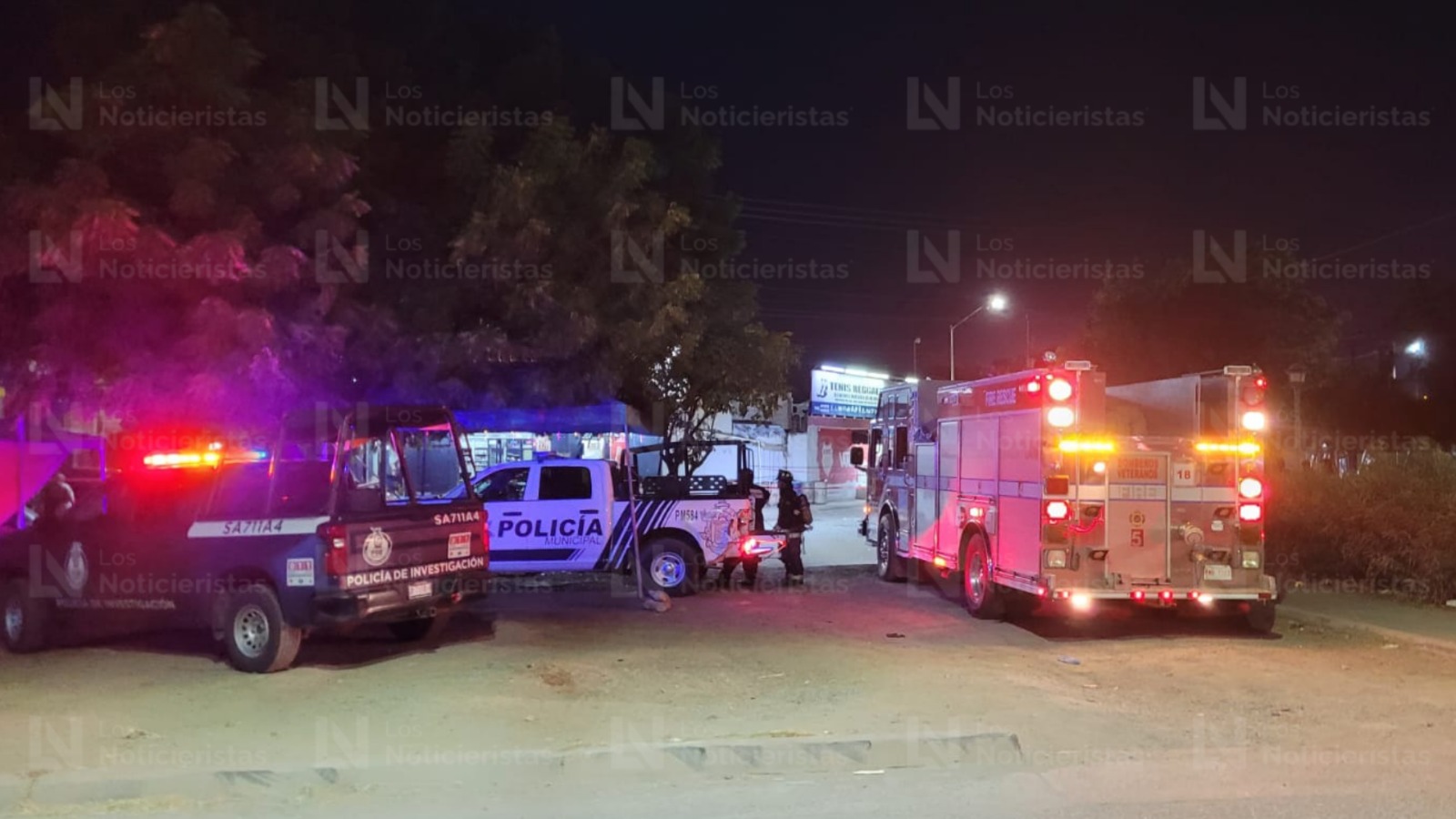 Autoridades atienden explosión en expendio de cerveza en Mazatlán