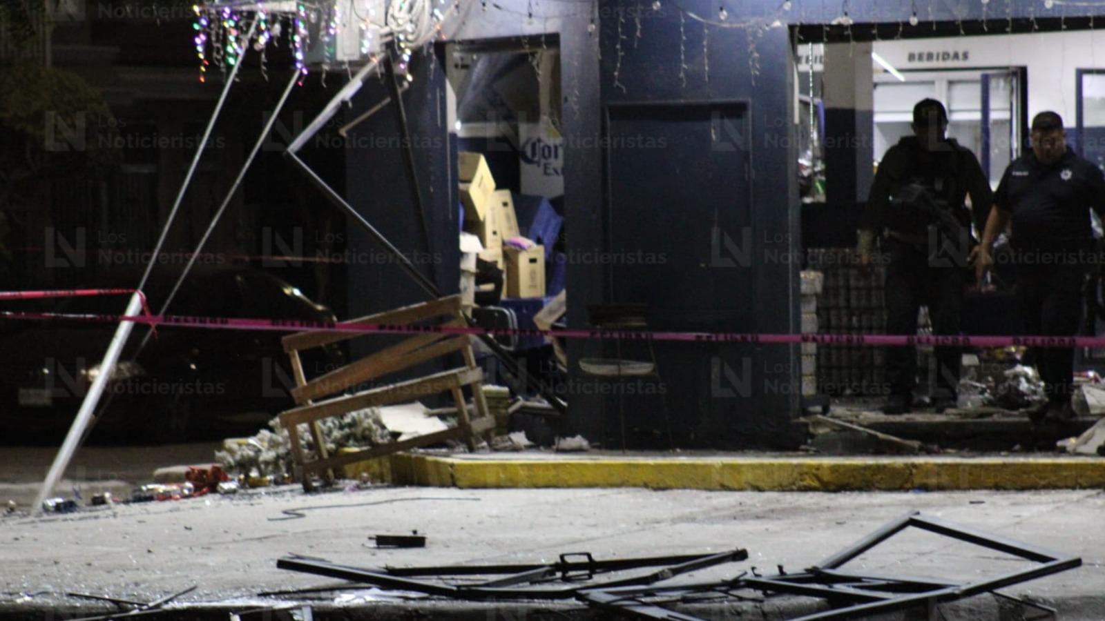 Explosión destroza expendio de cerveza en Mazatlán