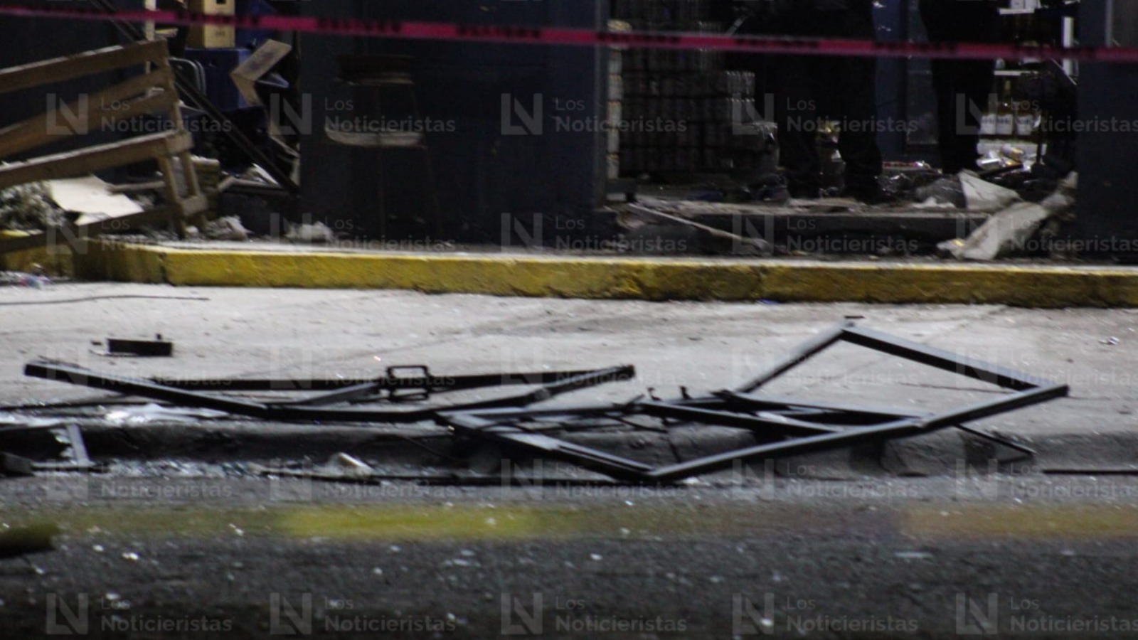 Explosión destroza expendio de cerveza en Mazatlán