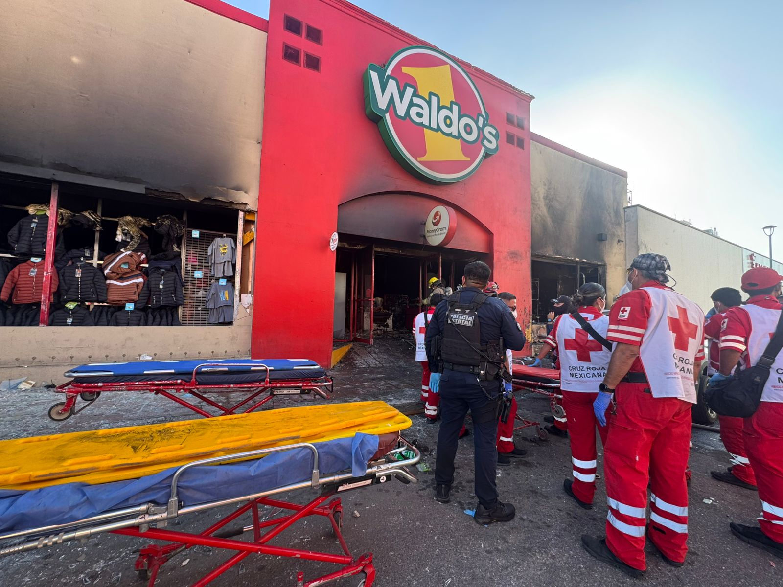 Explosión e incendio en tienda Waldo's en Hermosillo, Sonora