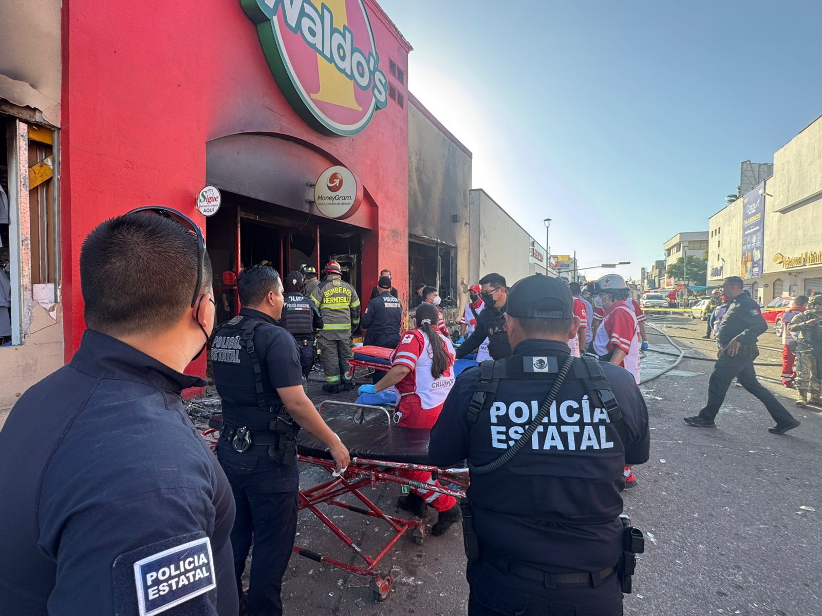 Explosión e incendio en tienda Waldo's en Hermosillo, Sonora