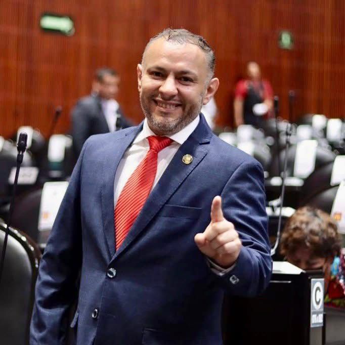 fallece leobardo alcantara