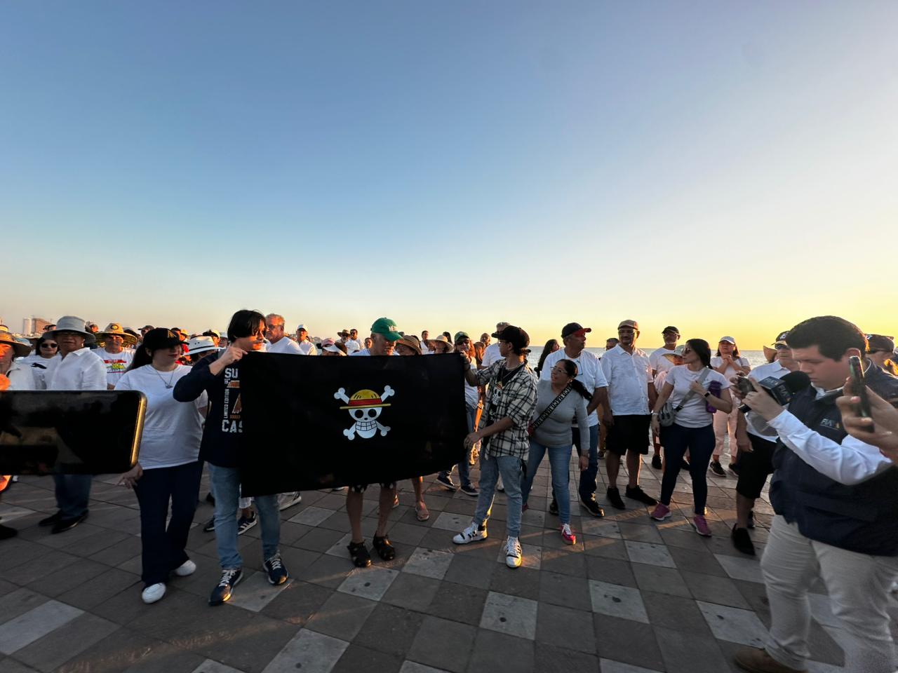 Familias de desaparecidos encabezan marcha de la Generación Z, en Mazatlán
