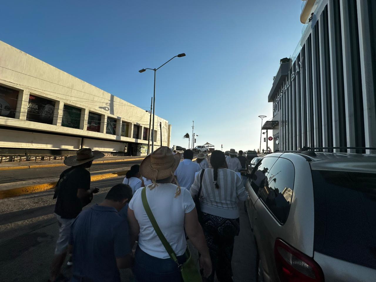 Familias de desaparecidos encabezan marcha de la Generación Z, en Mazatlán