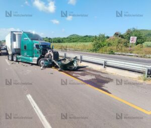 Accidente autopista Mazatlán-Tepic en Escuinapa