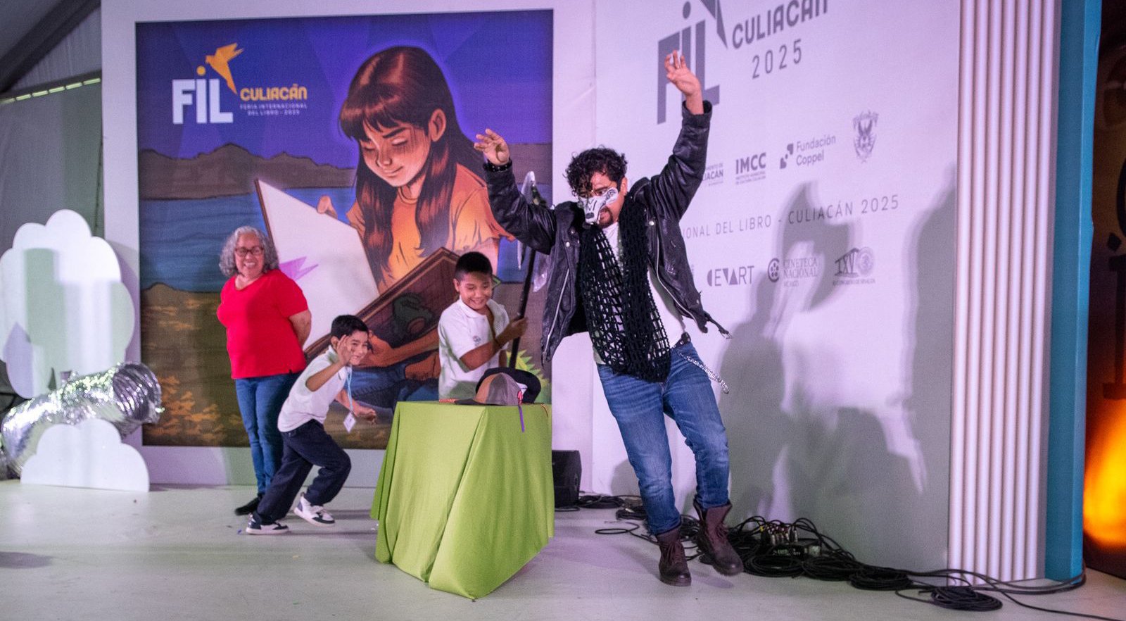 feria internacional del libro en culiacan actuan