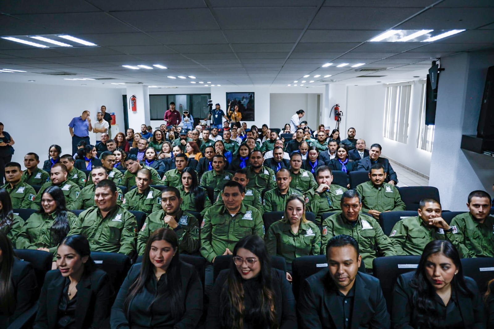 entrega de nombramientos a Ministerios Públicos, Policías de Investigación y Peritos