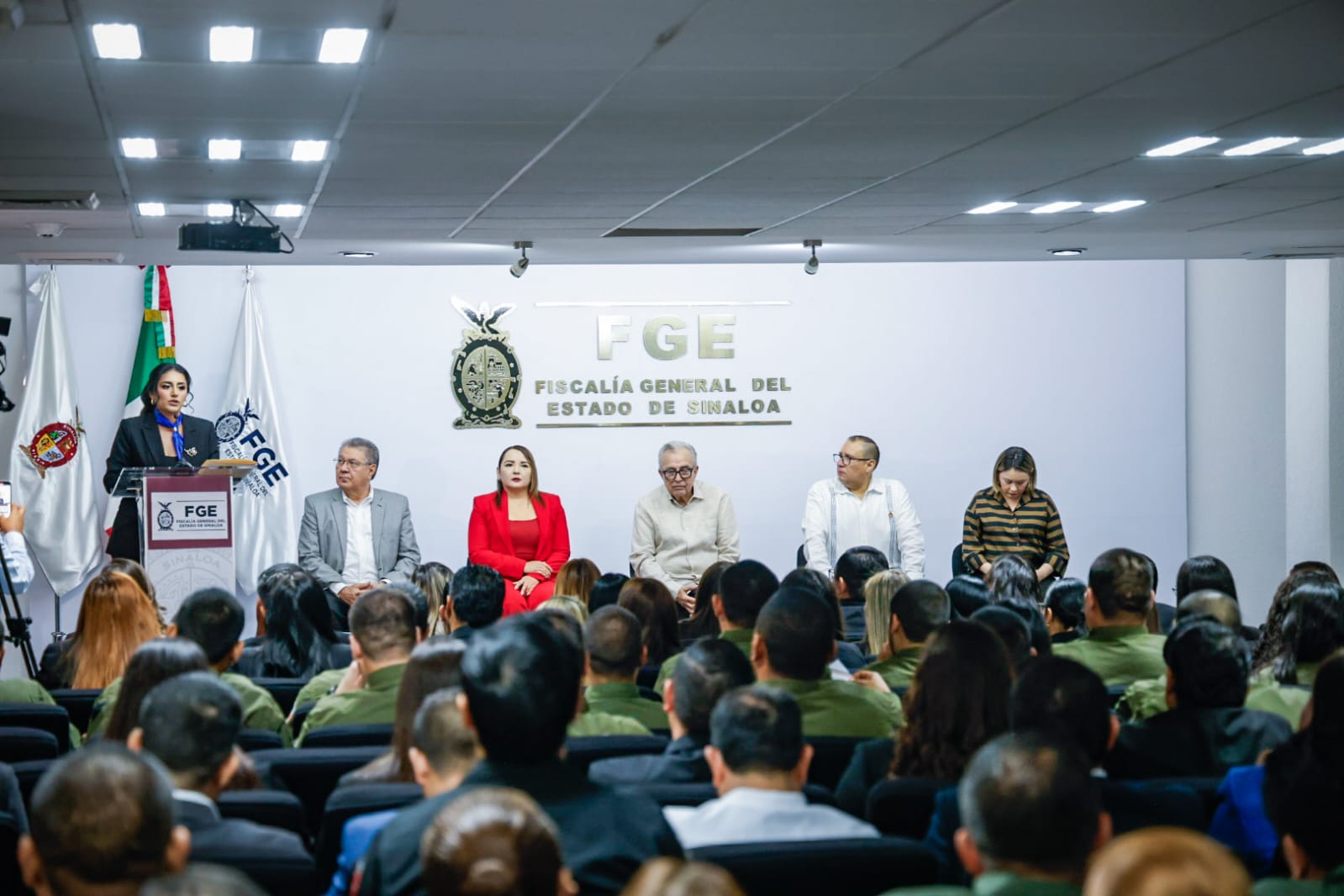 entrega de nombramientos a Ministerios Públicos, Policías de Investigación y Peritos