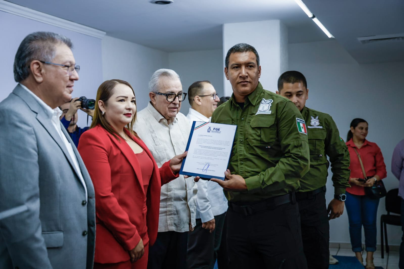entrega de nombramientos a Ministerios Públicos, Policías de Investigación y Peritos
