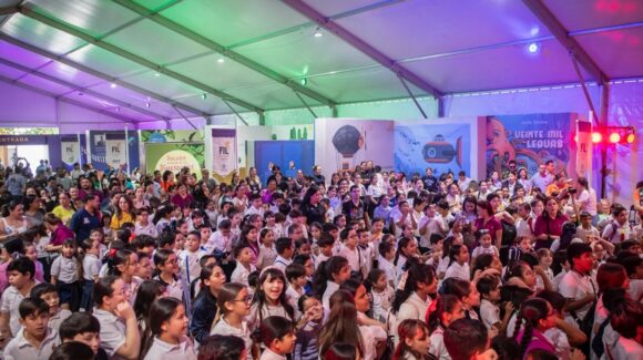 Con exposiciones literarias, conciertos y puestas en escena cierra el cuarto día de actividades de la FIL Culiacán 2025