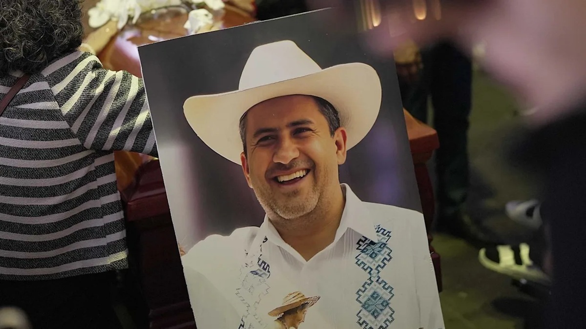 Fotografía de Carlos Manzo en su funeral